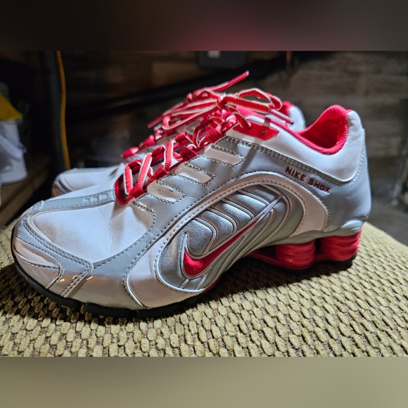 Nike Shox White and Red Sneakers For Women - Picture 1 of 11